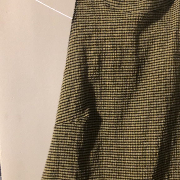 Zara mock neck, gold and black tank top - Picture 4 of 4